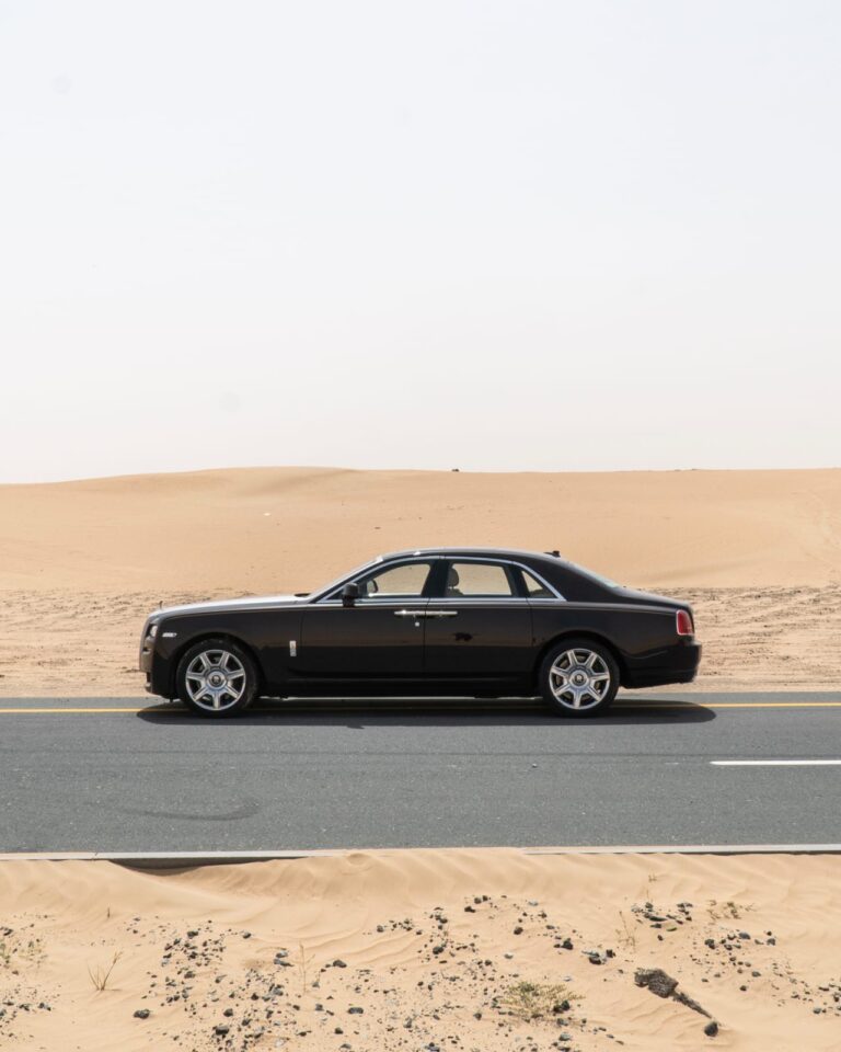 luxury airport transfer dubai rolls royce
