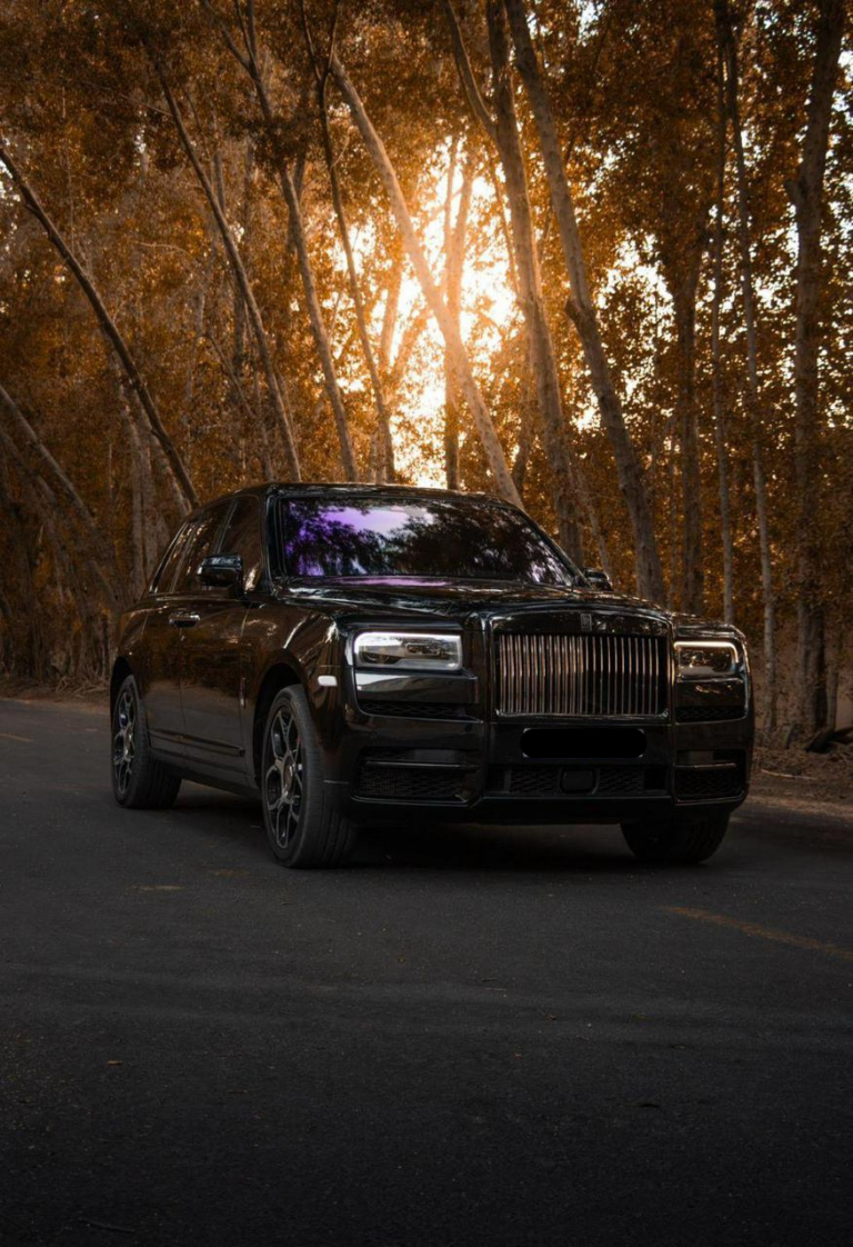 rolls royce cullinan With chauffeur in dubai