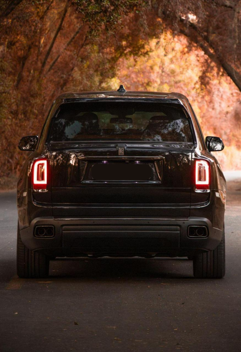 rolls royce cullinan airport transfer duba