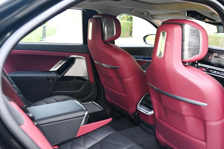 BMW 7 Series Executive Cabin