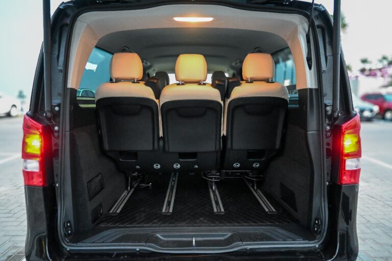 Dubai Family Mercedes V Class Airport Transfer