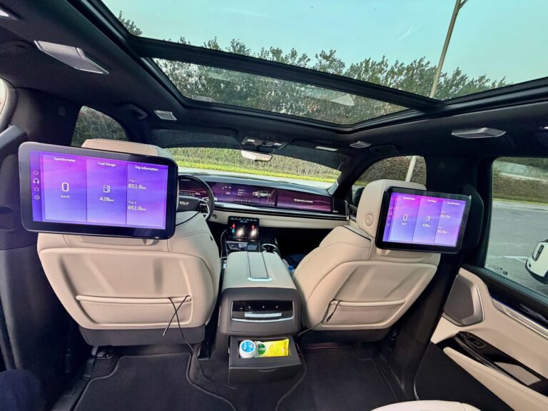 Cadillac Escalade 3