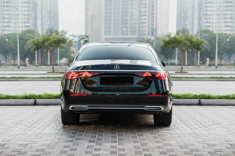 Mercedes E Class with driver Dubai airport pickup